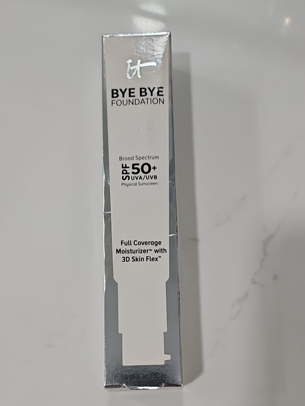it cosmetics Bye Bye Foundation - Silver & White Packaging
